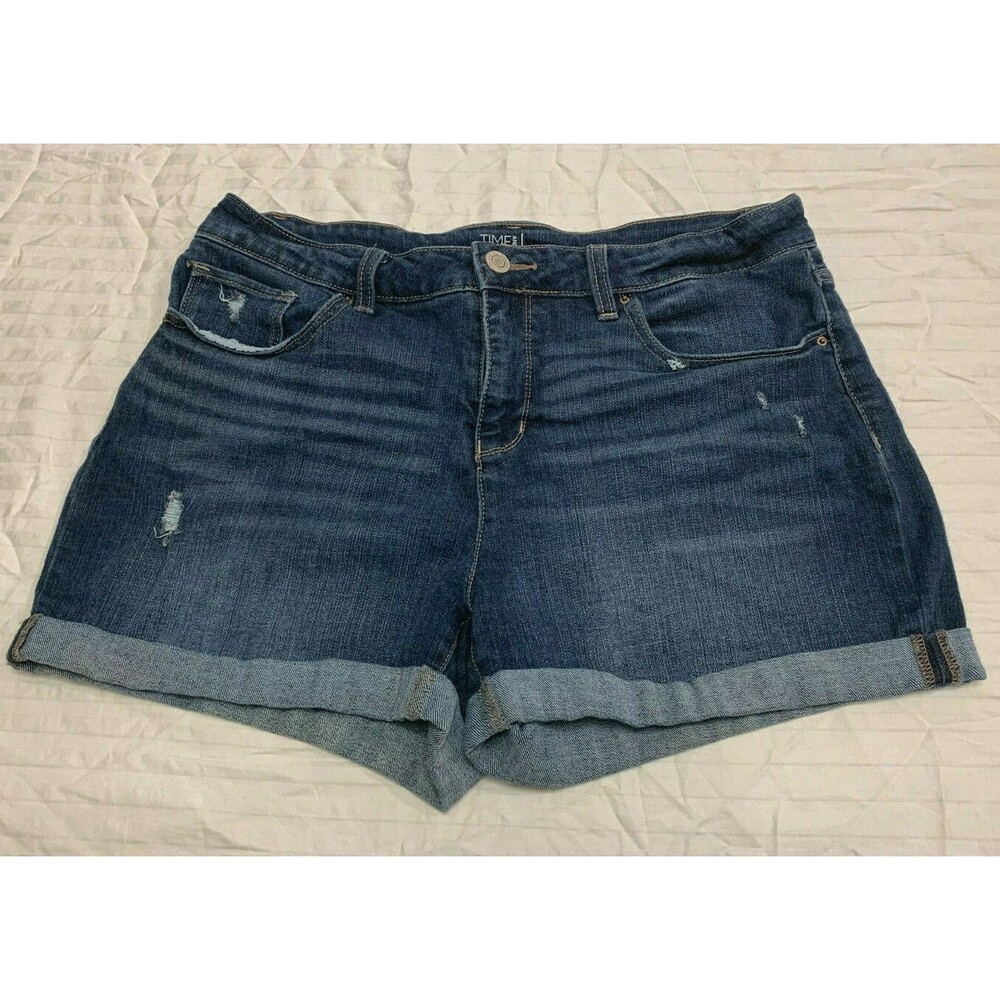 TIME AND TRU WOMENS DISTRESSED JEANS SHORTS SIZE 14